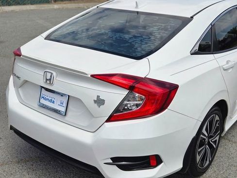 Used 2018 Honda Civic EX-T image 9