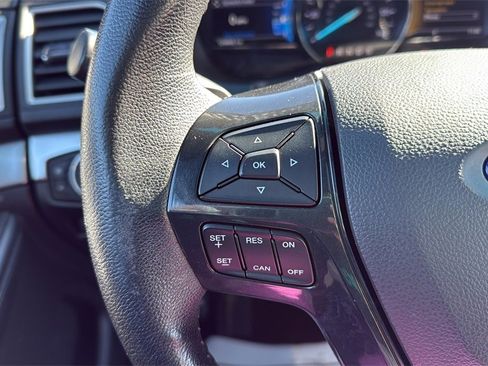 Used 2017 Ford Explorer XLT w/ Equipment Group 202A image 33