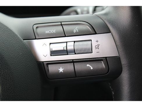 Certified 2025 Hyundai Kona SEL image 22