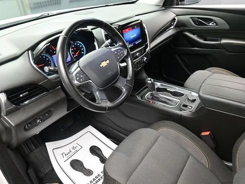Used 2020 Chevrolet Traverse LT FWD image 18