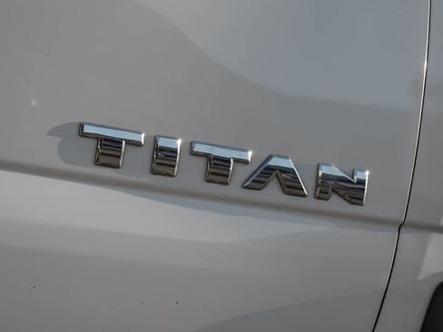 Used 2017 Nissan Titan SV image 48