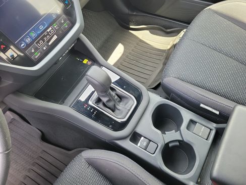 Certified 2025 Subaru Forester Premium AWD/4WD image 27