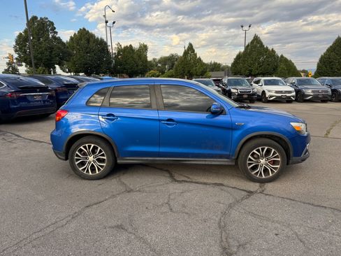 Used 2018 Mitsubishi Outlander Sport SE AWD/4WD image 6