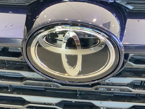 Used 2025 Toyota RAV4 XLE Premium w/ Weather Package AWD/4WD image 10