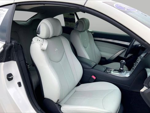 Used 2013 INFINITI G37 Convertible w/ Premium Pkg RWD image 8