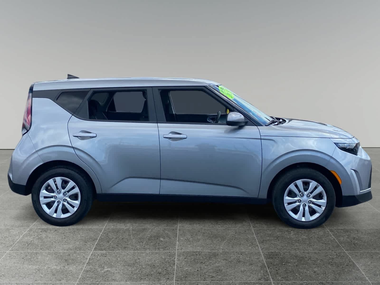 Used 2025 Kia Soul LX FWD image 6