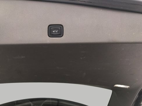 Used 2021 Cadillac XT6 Premium Luxury image 14