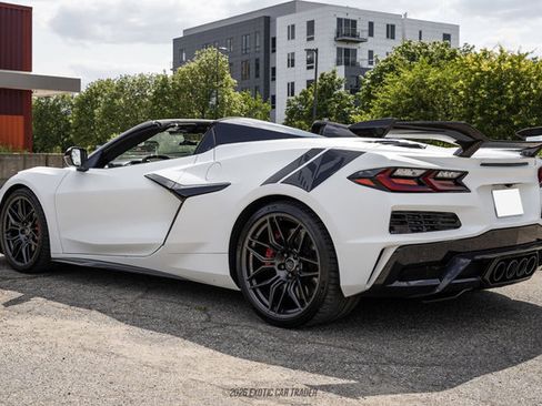 Used 2024 Chevrolet Corvette Z06 w/ Z07 Performance Package RWD image 6
