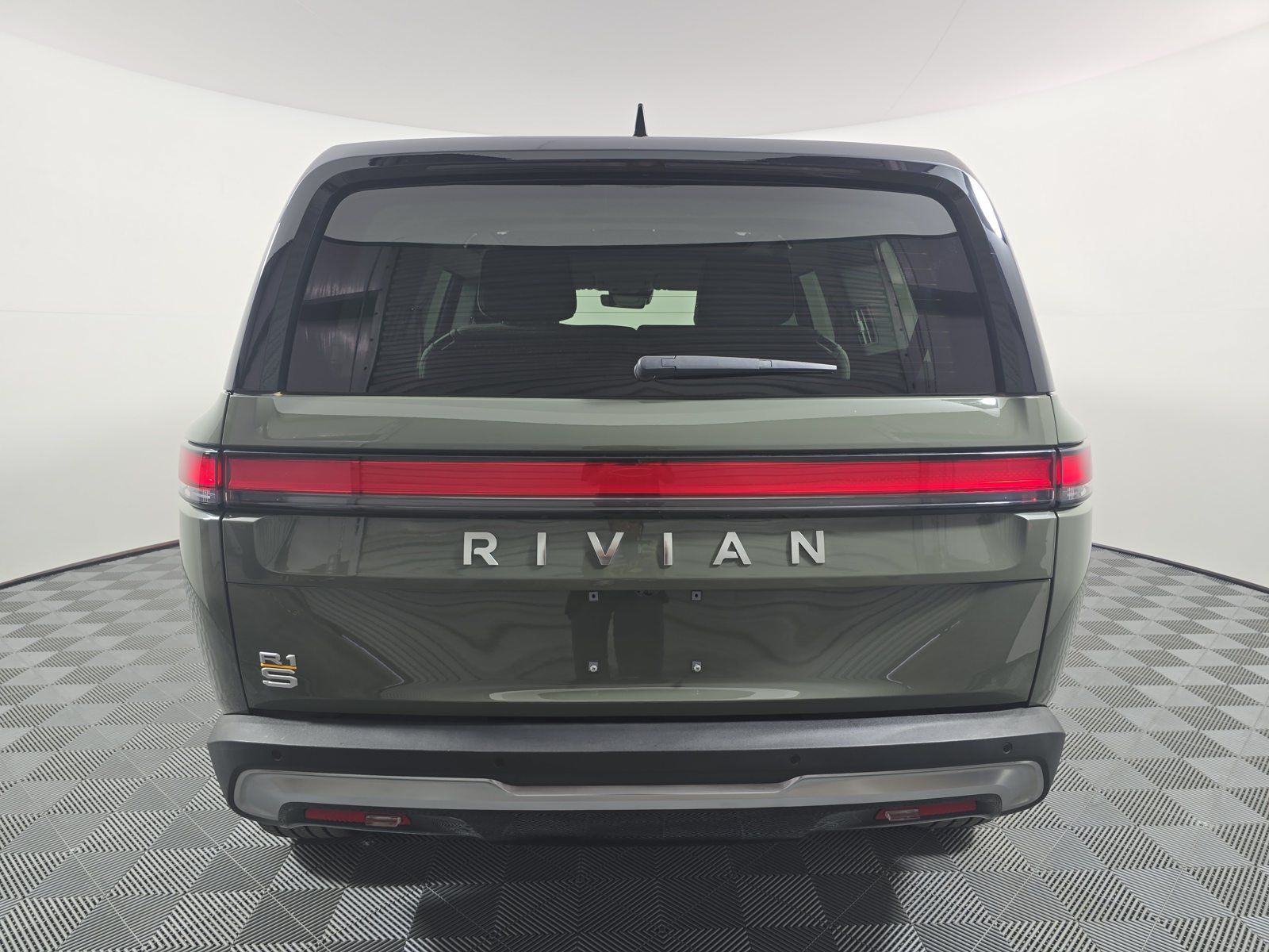 Used 2023 Rivian R1S Launch Edition Quad AWD/4WD image 4
