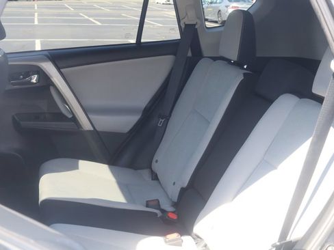 Used 2017 Toyota RAV4 XLE AWD/4WD image 29