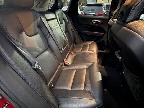 Used 2020 Volvo XC60 T6 Momentum AWD/4WD image 26