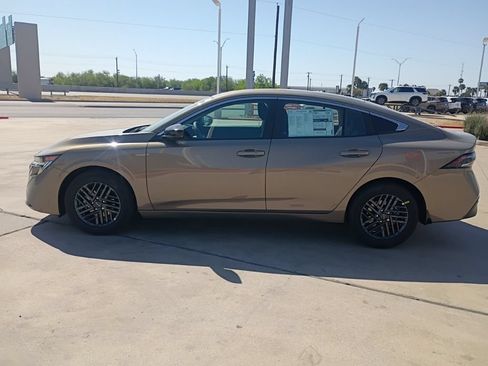 New 2026 Nissan Sentra SV w/ SV Convenience Package FWD image 4