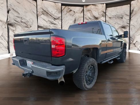 Used 2018 Chevrolet Silverado 3500 LT w/ LT Convenience Package AWD/4WD image 5