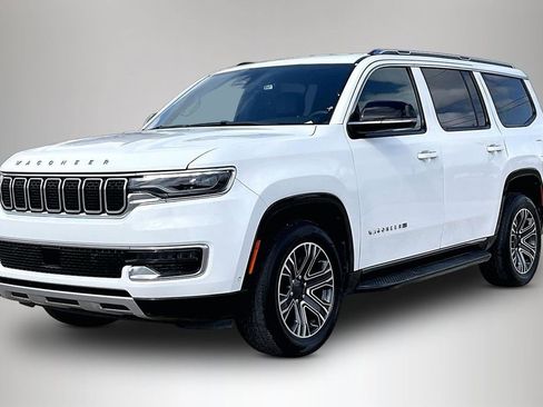 Certified 2024 Jeep Wagoneer Series II w/ Flexible Seating Group image 2