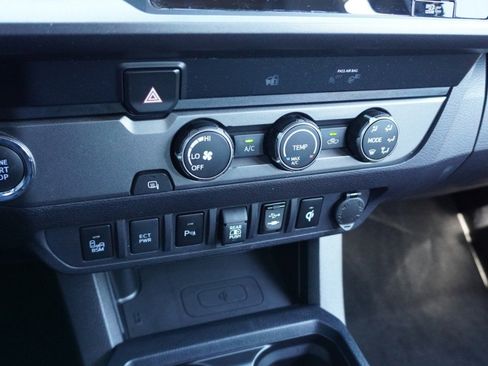 Used 2019 Toyota Tacoma TRD Sport w/ Technology Package image 20