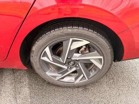 Used 2025 Hyundai Elantra Limited w/ Cargo Package image 21