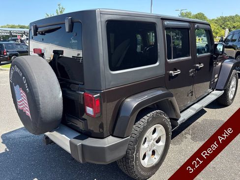 Used 2013 Jeep Wrangler Unlimited Sahara w/ Connectivity Group AWD/4WD image 18