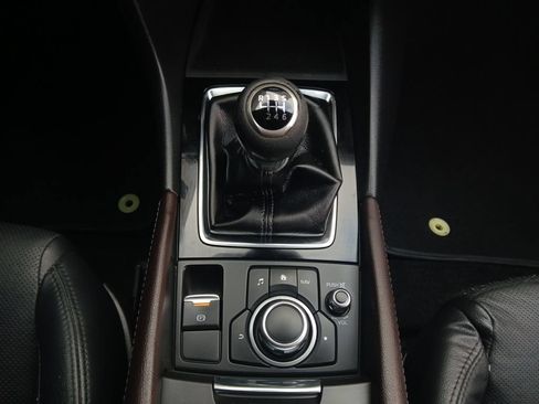 Used 2018 MAZDA MAZDA3 Grand Touring w/ Premium Equipment Package FWD image 10