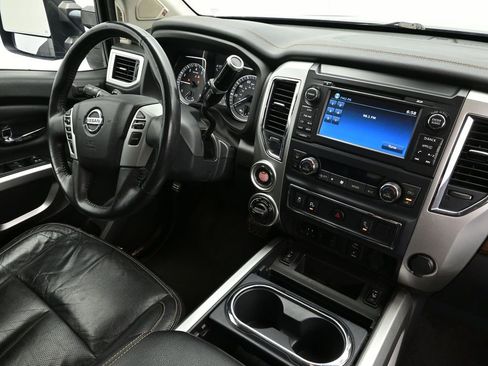 Used 2016 Nissan Titan SL image 17