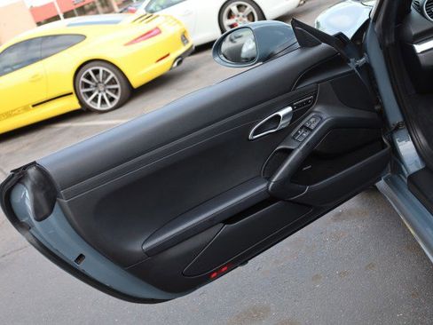 Used 2017 Porsche 718 Boxster S RWD image 22