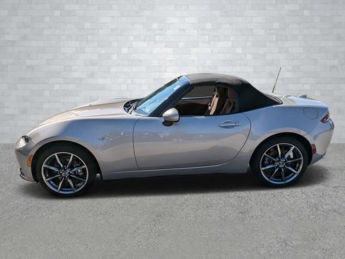 Used 2023 MAZDA MX-5 Miata Grand Touring w/ Weather Package image 8