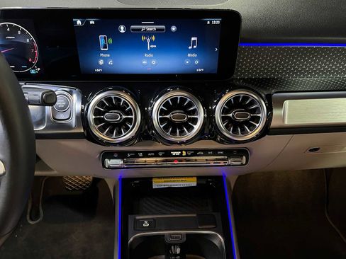 Certified 2025 Mercedes-Benz GLB 250 4MATIC image 29