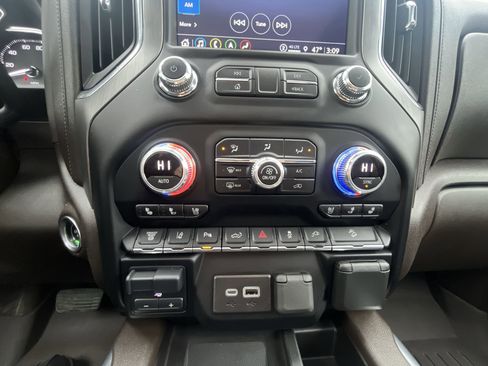 Used 2023 GMC Sierra 2500 Denali w/ Denali Ultimate Package image 11