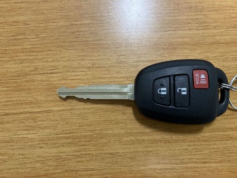 Used 2016 Toyota RAV4 LE image 37