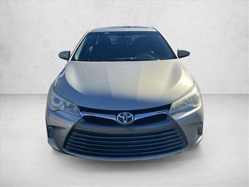 Used 2015 Toyota Camry XLE image 2