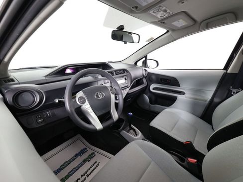 Used 2014 Toyota Prius C One image 10