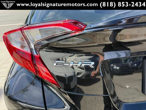 Used 2018 Toyota C-HR XLE FWD image 8