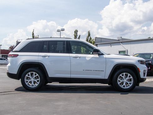 Used 2023 Jeep Grand Cherokee Limited image 8