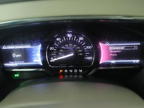 Used 2017 Lincoln Navigator Select image 10