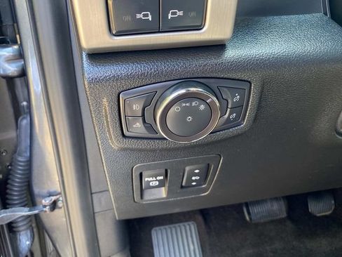 Used 2020 Ford F150 Platinum w/ Equipment Group 701A Luxury AWD/4WD image 17