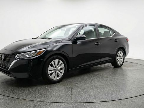 Used 2025 Nissan Sentra S image 3
