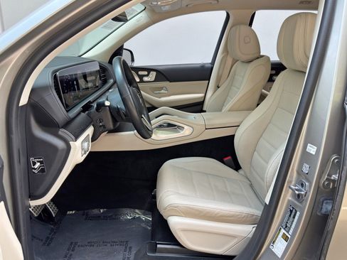 Used 2023 Mercedes-Benz GLS 450 4MATIC image 17