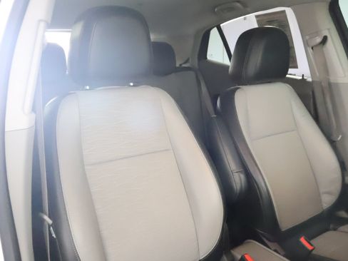 Used 2016 Buick Encore FWD image 52
