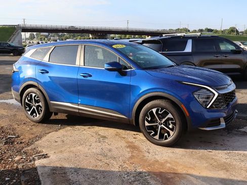 Used 2024 Kia Sportage EX FWD image 1