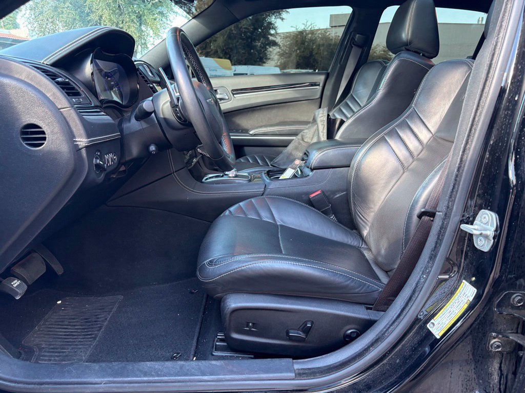 Certified 2023 Chrysler 300 C RWD image 9