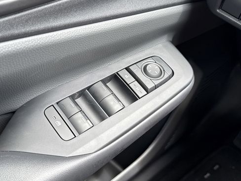 Used 2025 Toyota Prius LE image 16