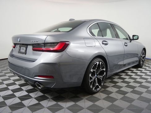 Used 2025 BMW 330i Sedan image 3