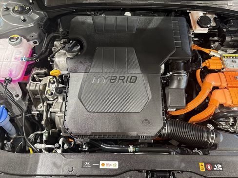Used 2025 Hyundai Elantra SEL FWD image 26