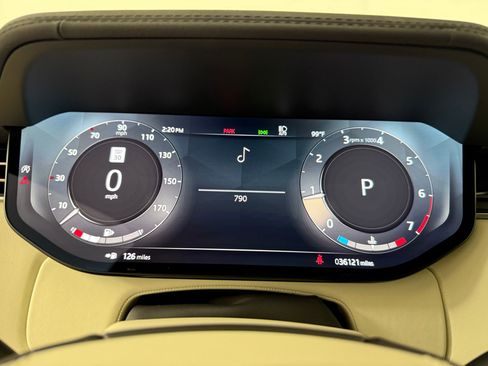 Used 2023 Land Rover Range Rover SE image 20