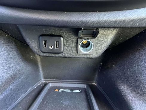 Used 2023 Chevrolet Traverse LT image 27