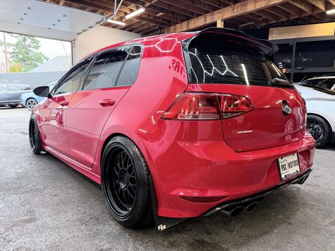 Used 2016 Volkswagen Golf 4-Door image 5