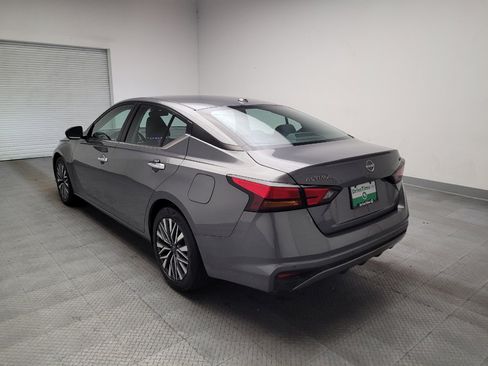 Used 2024 Nissan Altima 2.5 SV FWD image 5