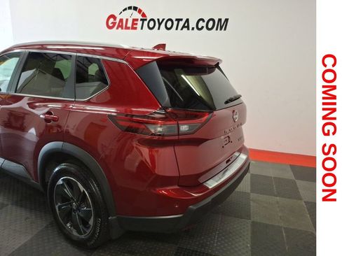 Used 2024 Nissan Rogue SV w/ SV Premium Package AWD/4WD image 5