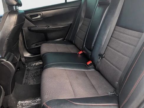 Used 2016 Toyota Camry SE image 13