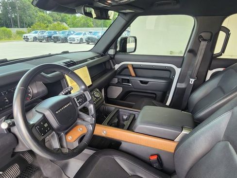 Used 2023 Land Rover Defender 130 X-Dynamic SE AWD/4WD image 16