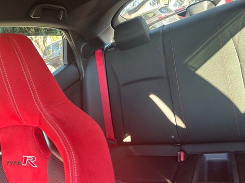 Used 2018 Honda Civic Type R image 12